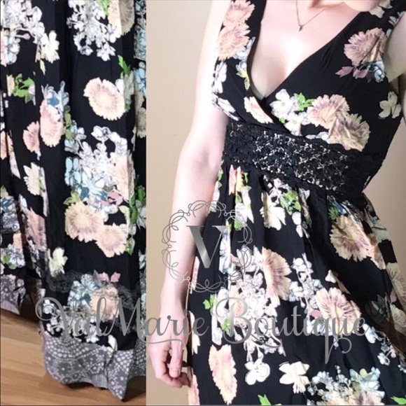Floral lace maxi dress - Picture 3 of 5